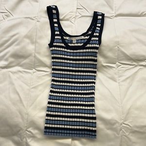veronica beard, like new top, size xs, blue and white color